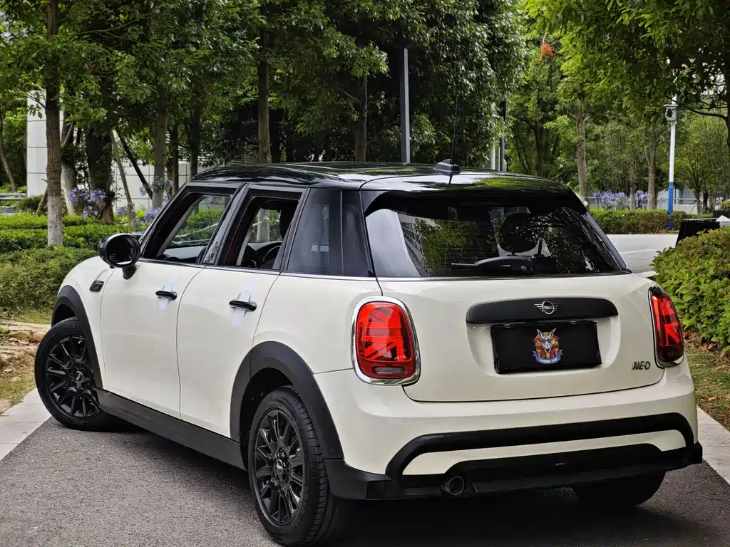MINI 1.5 T ONE