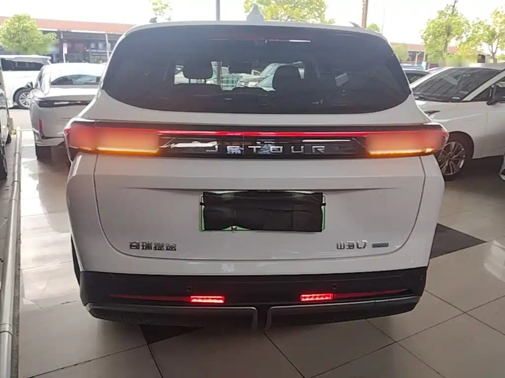 Jetour Shanhai L7 1.5 T 120 km Comfort Enjoyment 7-seat