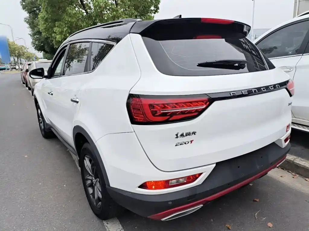 Fengguang 580 ☆ Star 1.5 T Auto Luxury
