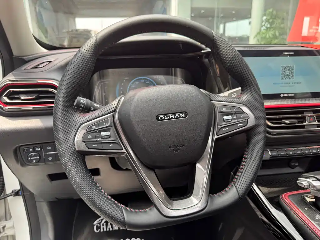 Changan Oshan X5 1.5 T DCT Distinguished