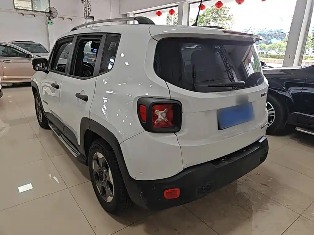 Renegade 1.4 T Auto Kinetic