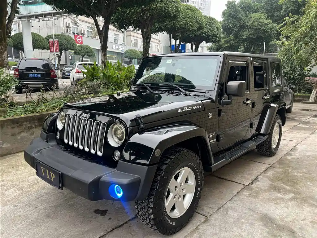 Wrangler 2.8 TD Sahara 4-door Comfort Enjoyment