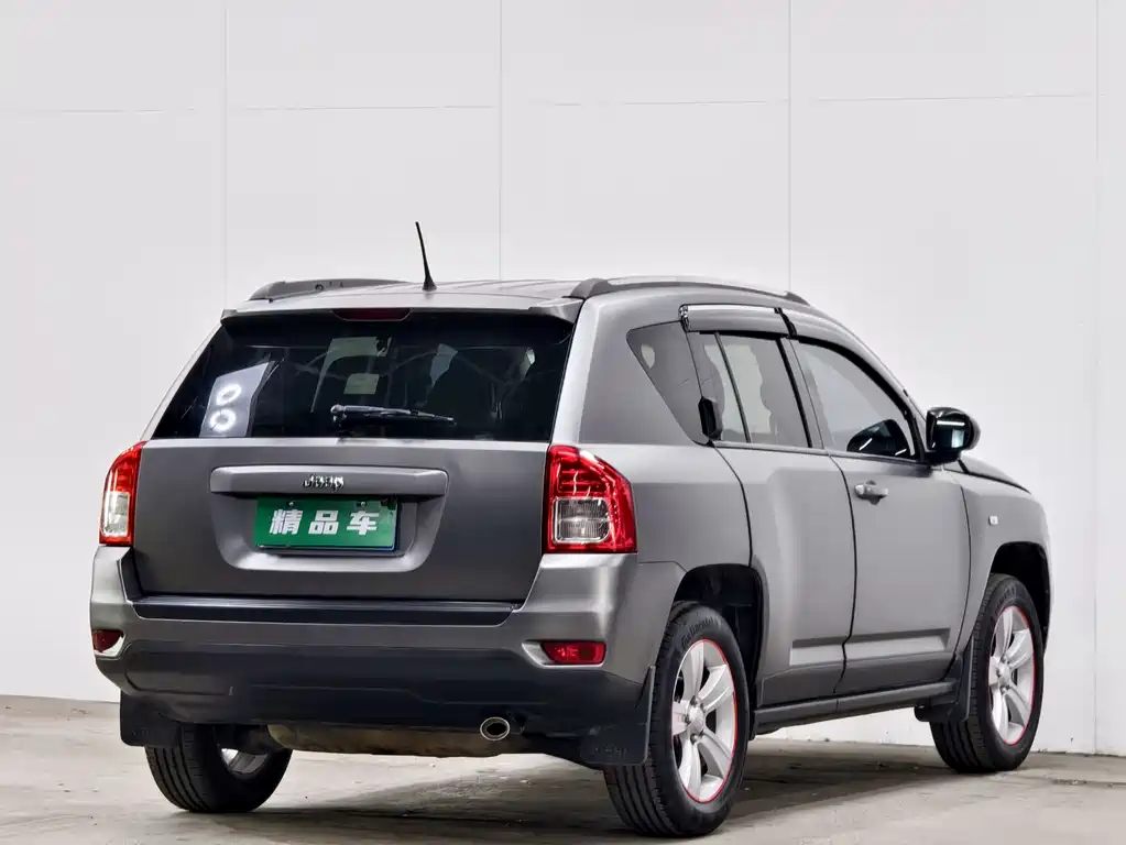 Compass (Import) 指南者进口 2012款 2.0 L 两驱运动版