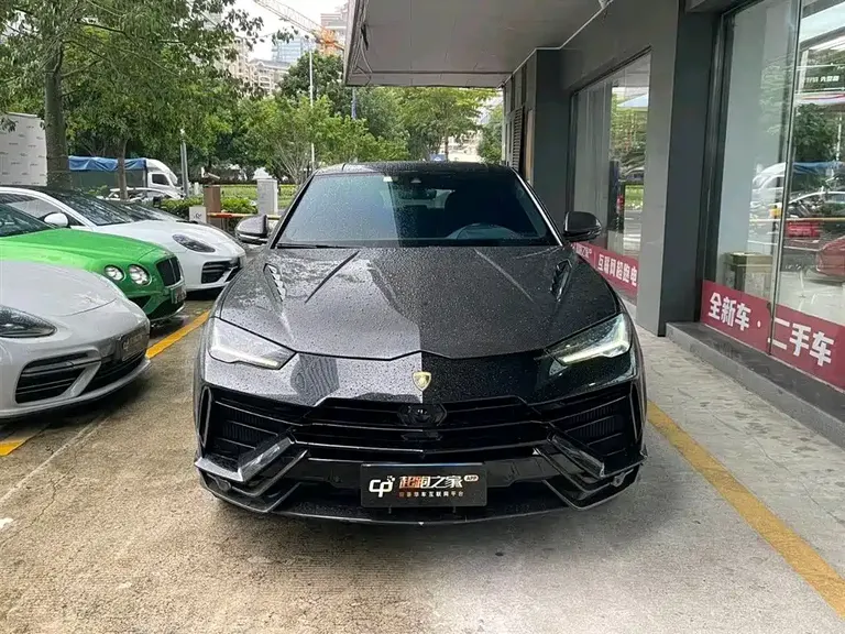 Lamborghini Urus 4.0 T V8