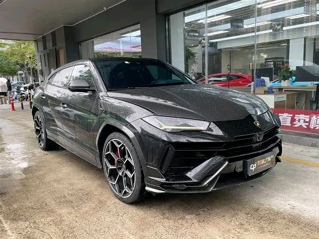 Urus 4.0 T V8