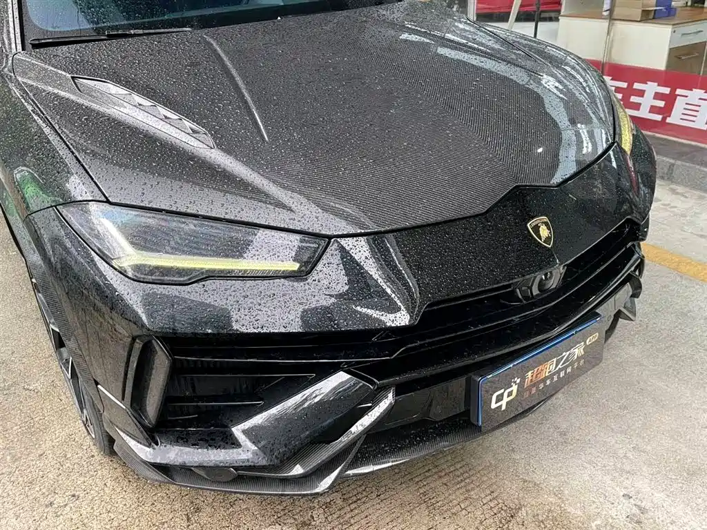 Urus 4.0 T V8