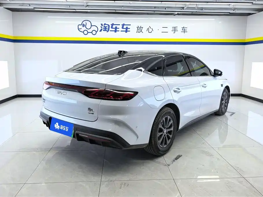 Qin L DM-i Smart Drive 80 KM Leading