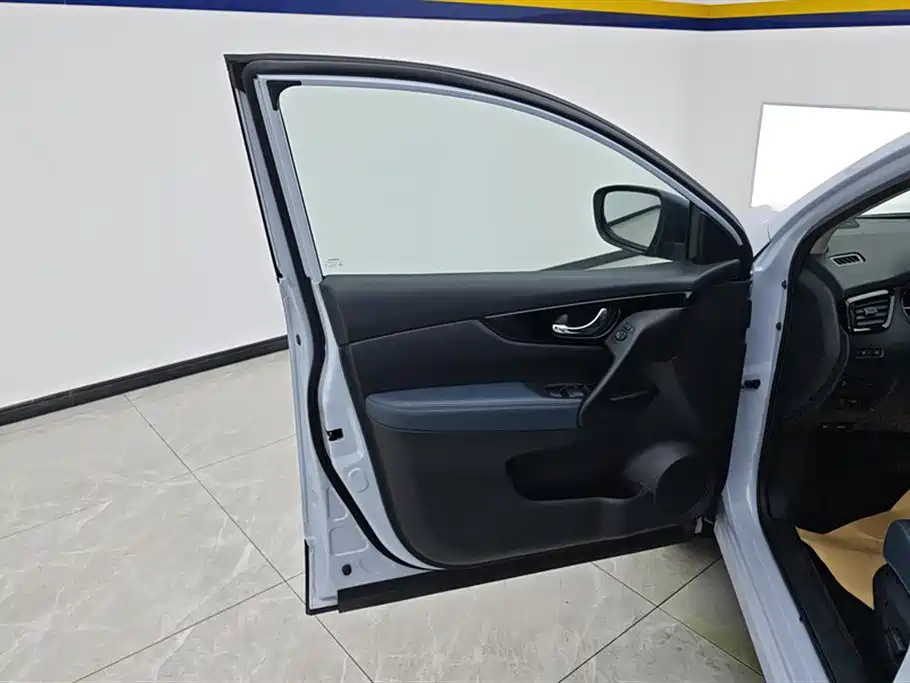 Qashqai Honor 2.0 L CVT XV+ Leading