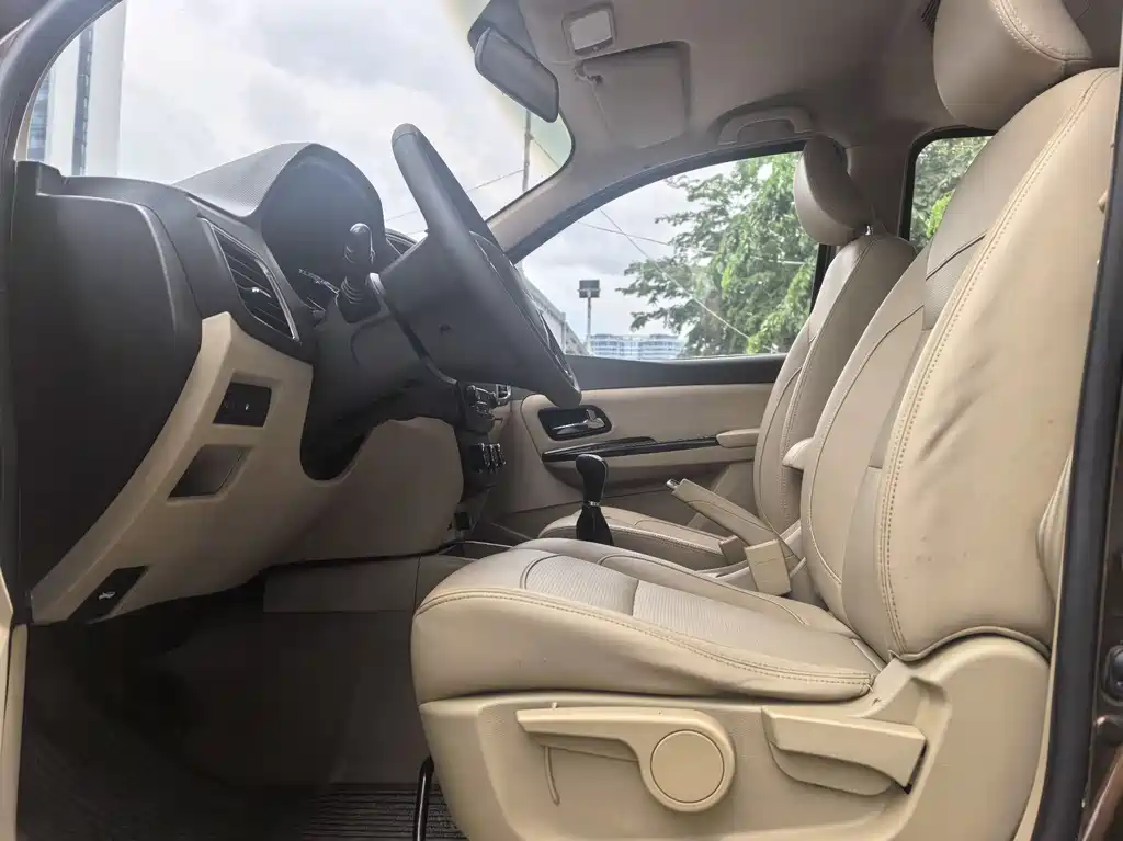 Wuling Hongguang 1.5 L S1 Comfort CN-V