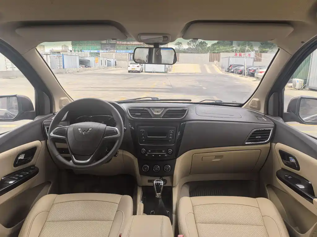 Wuling Hongguang 1.5 L S1 Comfort CN-V