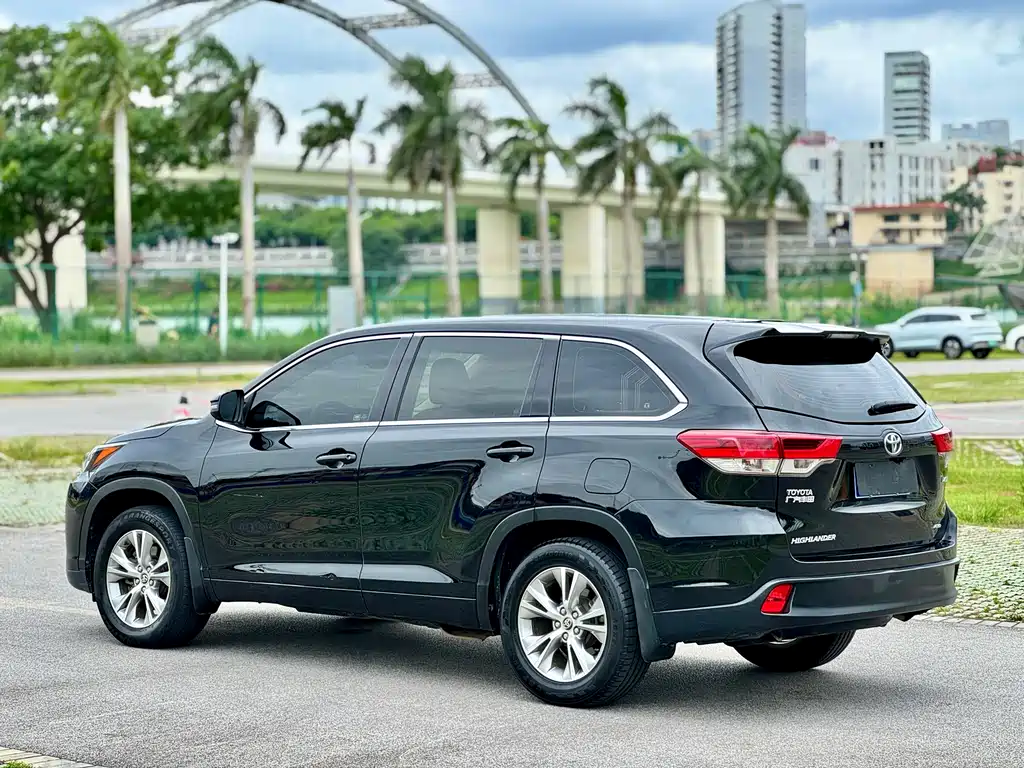 Highlander 2.0 T 4 WD Elite 7-seat CN-V