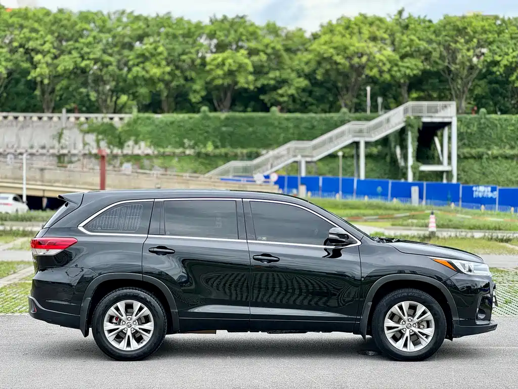 Highlander 2.0 T 4 WD Elite 7-seat CN-V