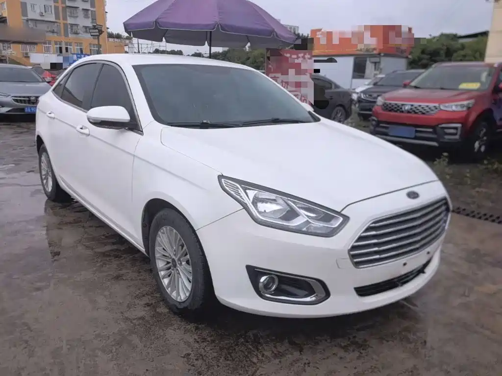 Escort 1.5 L Manual Comfort