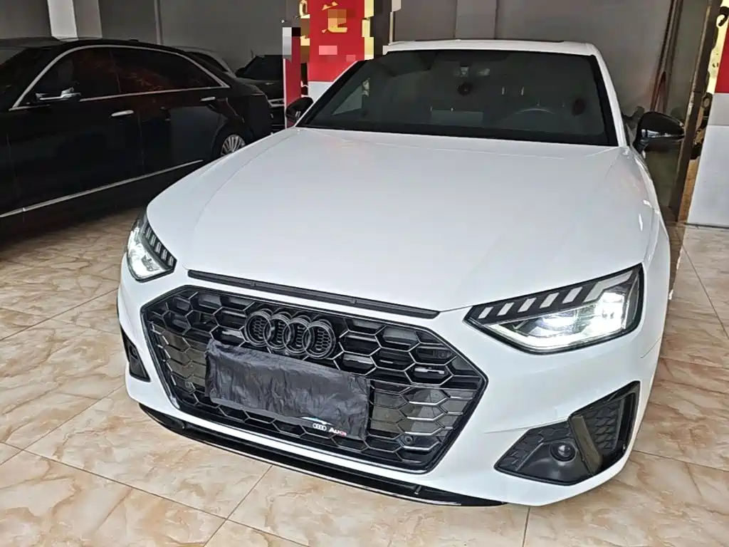 Audi A4 L 40 TFSI Luxury Dynamic