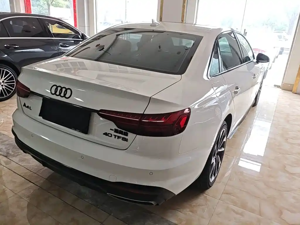 Audi A4 L 40 TFSI Luxury Dynamic