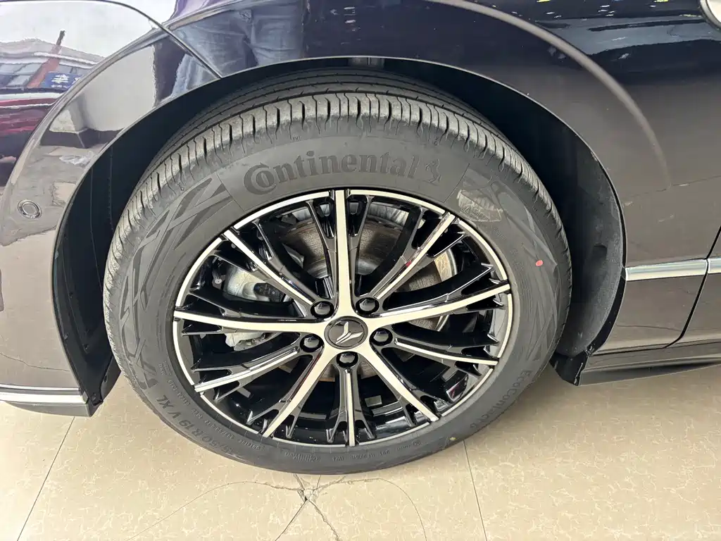 Voyah Zhuiguang PHEV 4 WD Ultra Long Range Executive