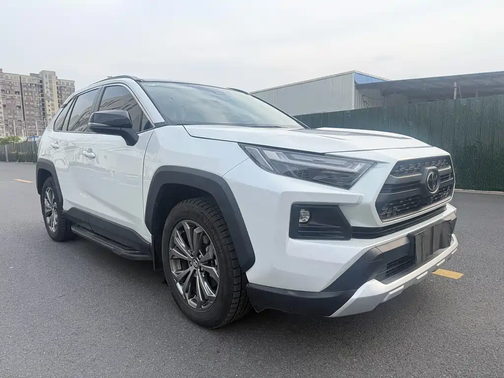 RAV4 2.0 L CVT 4 WD Adventure Plus