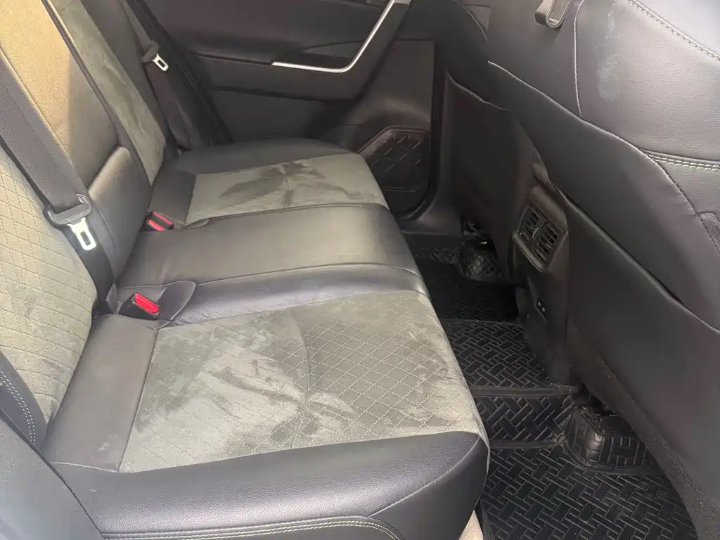 RAV4 2.0 L CVT 4 WD Adventure Plus