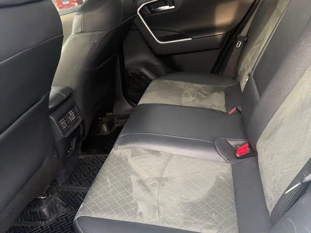 RAV4 2.0 L CVT 4 WD Adventure Plus