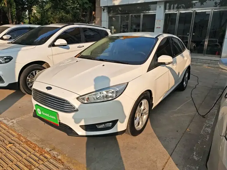 Ford Focus Sedan 1.6 L Auto Comfort Smart Travel