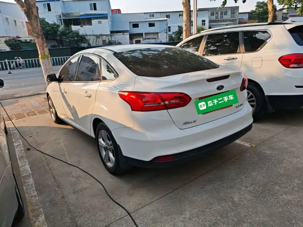 Focus Sedan 1.6 L Auto Comfort Smart Travel