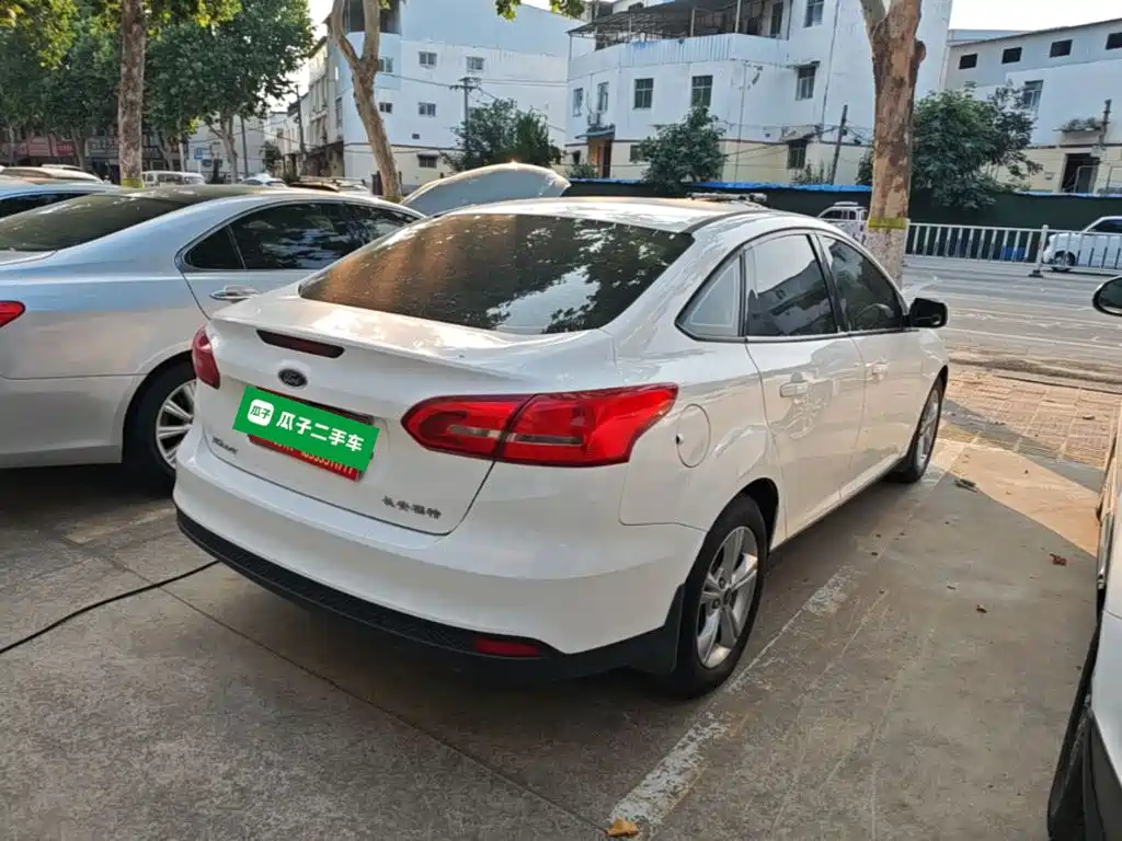 Focus Sedan 1.6 L Auto Comfort Smart Travel