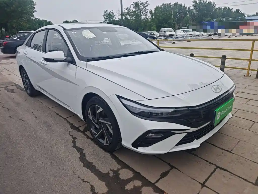Elantra 1.5 L CVT GLX Elite