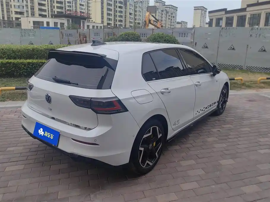 Golf 300 TSI R-Line