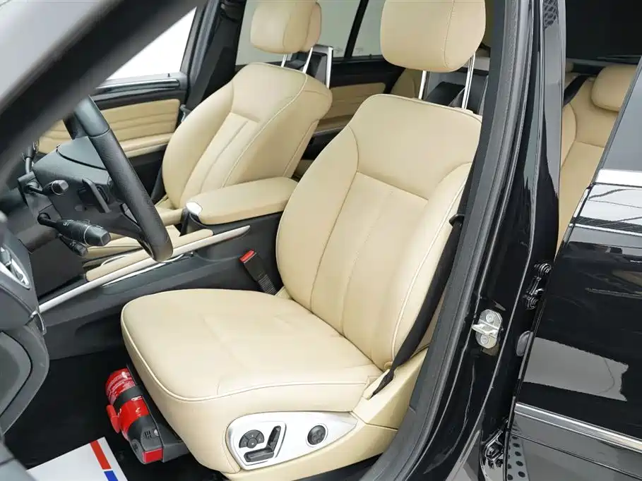 Mercedes-Benz M-Class ML 500 4 MATIC Special Edition