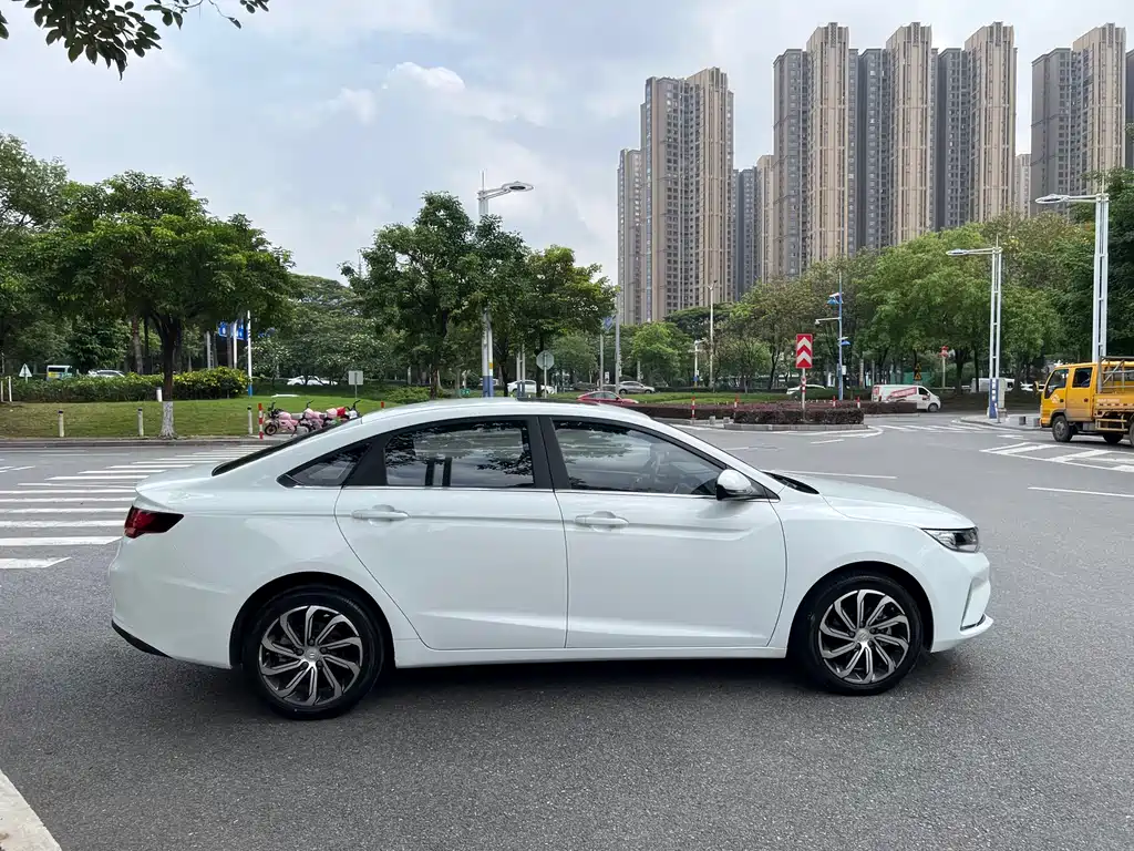Emgrand GL UP 1.4 T CVT Leading Supreme