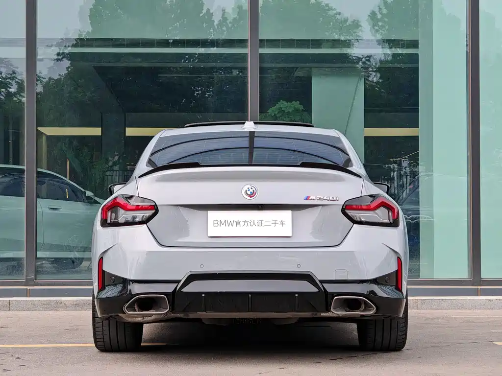 BMW M240 i
