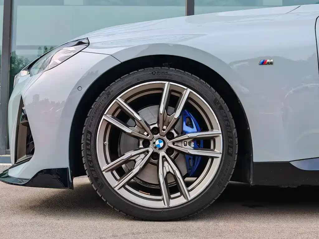 BMW M240 i