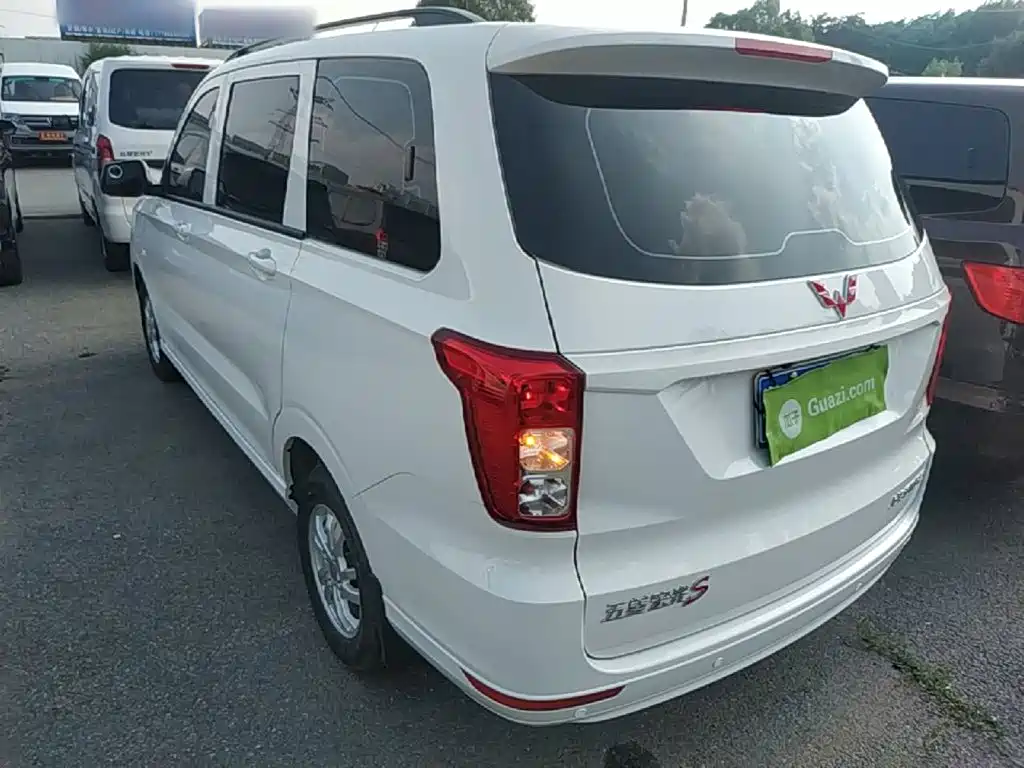 Wuling Hongguang Facelift 1.5 L S Standard Electric Assist LAR