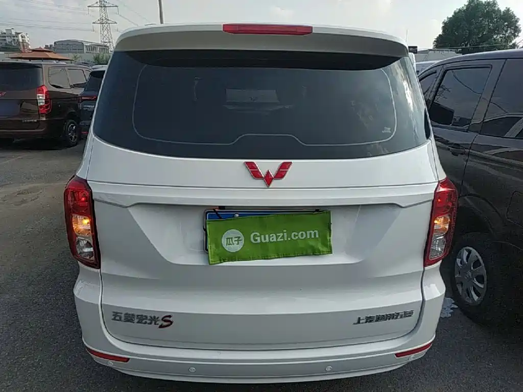 Wuling Hongguang Facelift 1.5 L S Standard Electric Assist LAR