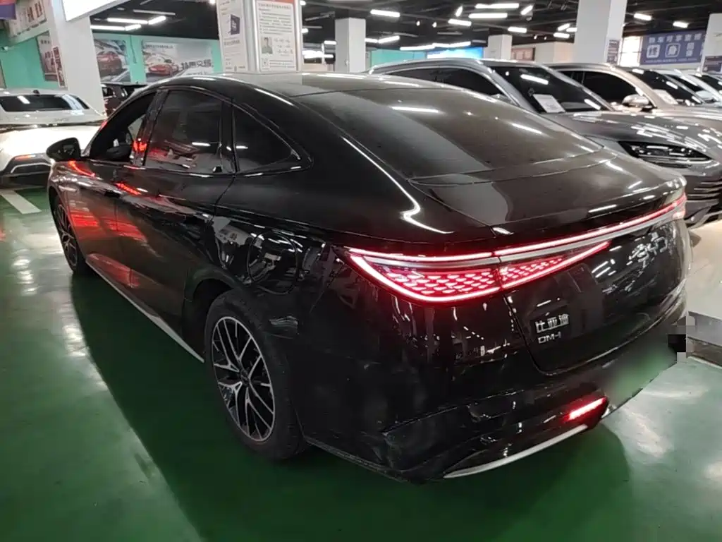 Seal DM-i 1.5 T 121 km Flagship