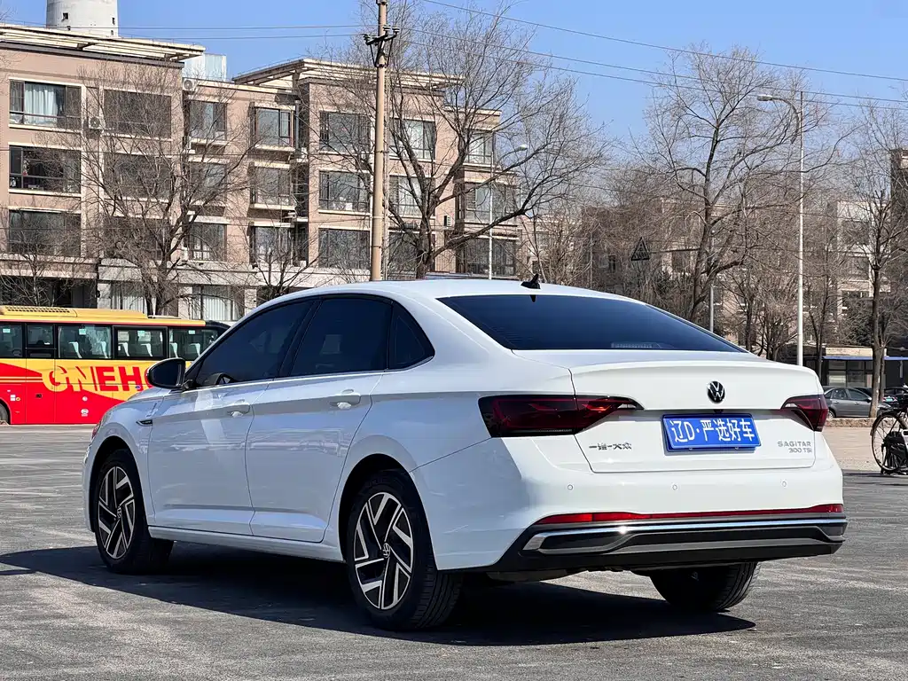 Sagitar 3000 10 K Selected 300 TSI DSG Fly Over