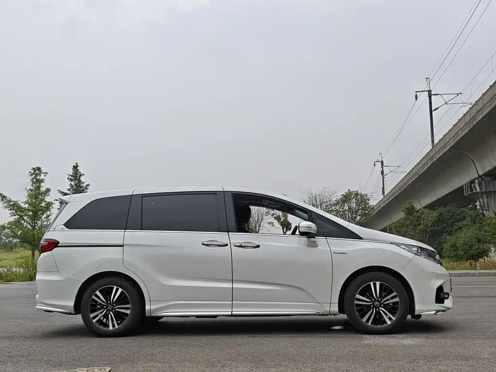 Odyssey 2.0 L Sharp· Premium