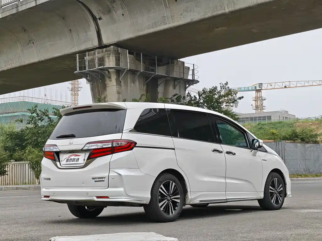 Odyssey 2.0 L Sharp· Premium