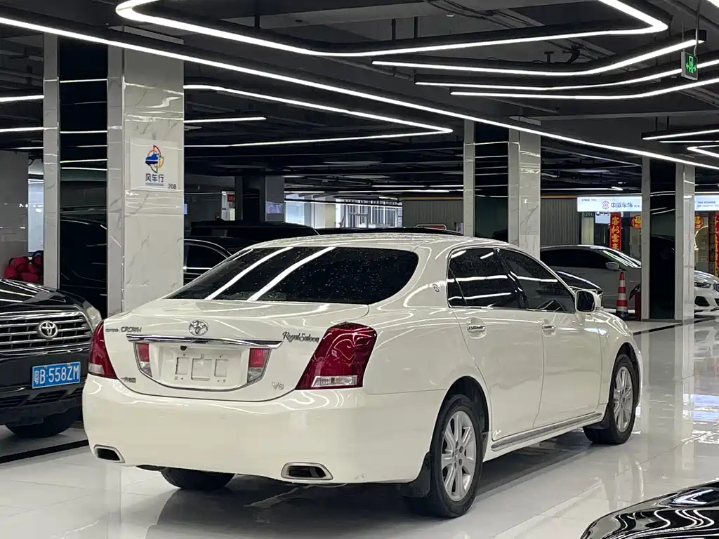 Crown 皇冠 2010款 3.0 L Royal 真皮版