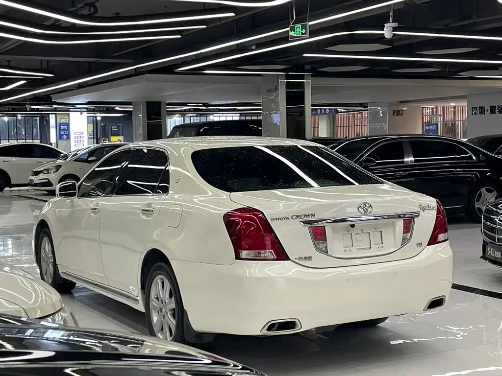 Crown 皇冠 2010款 3.0 L Royal 真皮版