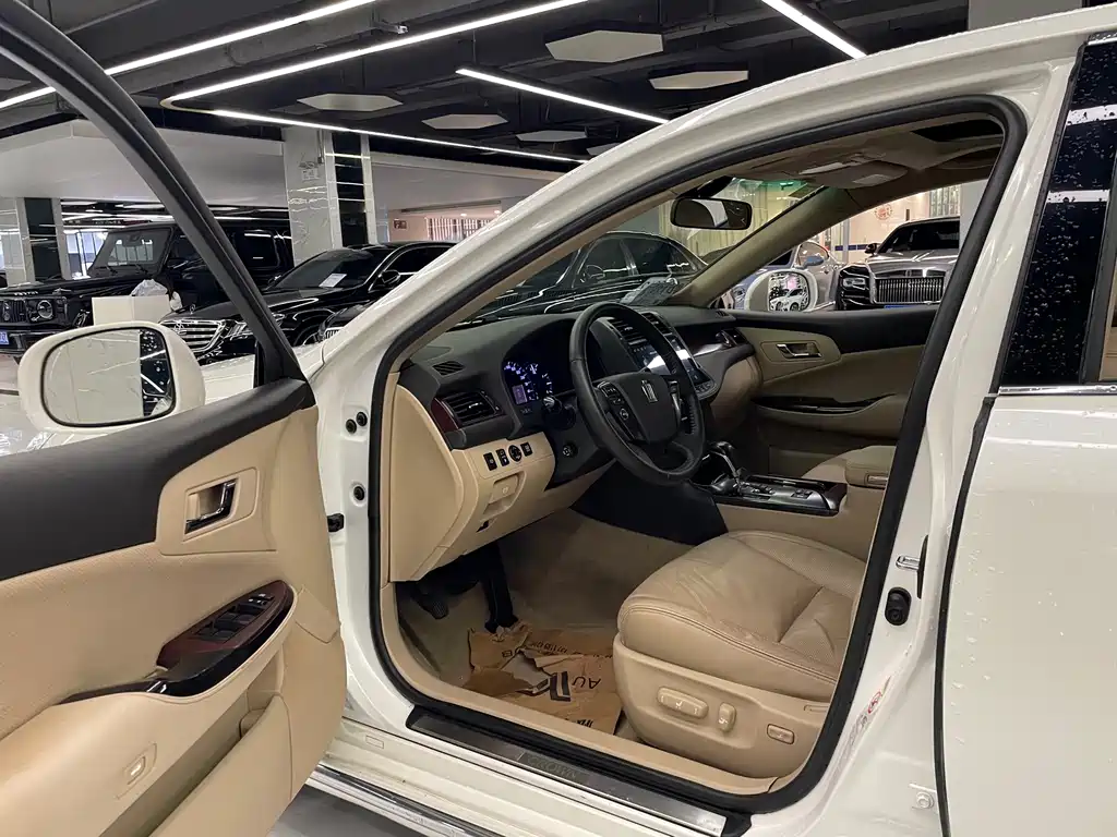 Crown 皇冠 2010款 3.0 L Royal 真皮版
