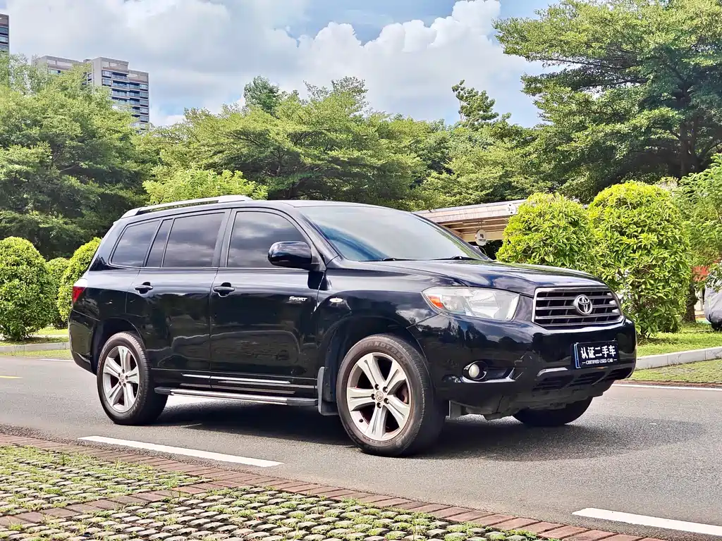 Highlander 2.7 L 2 WD 5-seat Sport