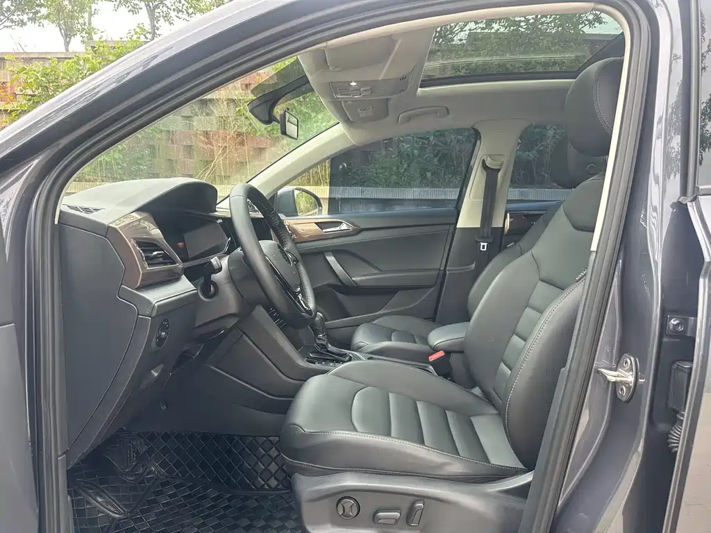Tharu 280 TSI 2 WD Luxury