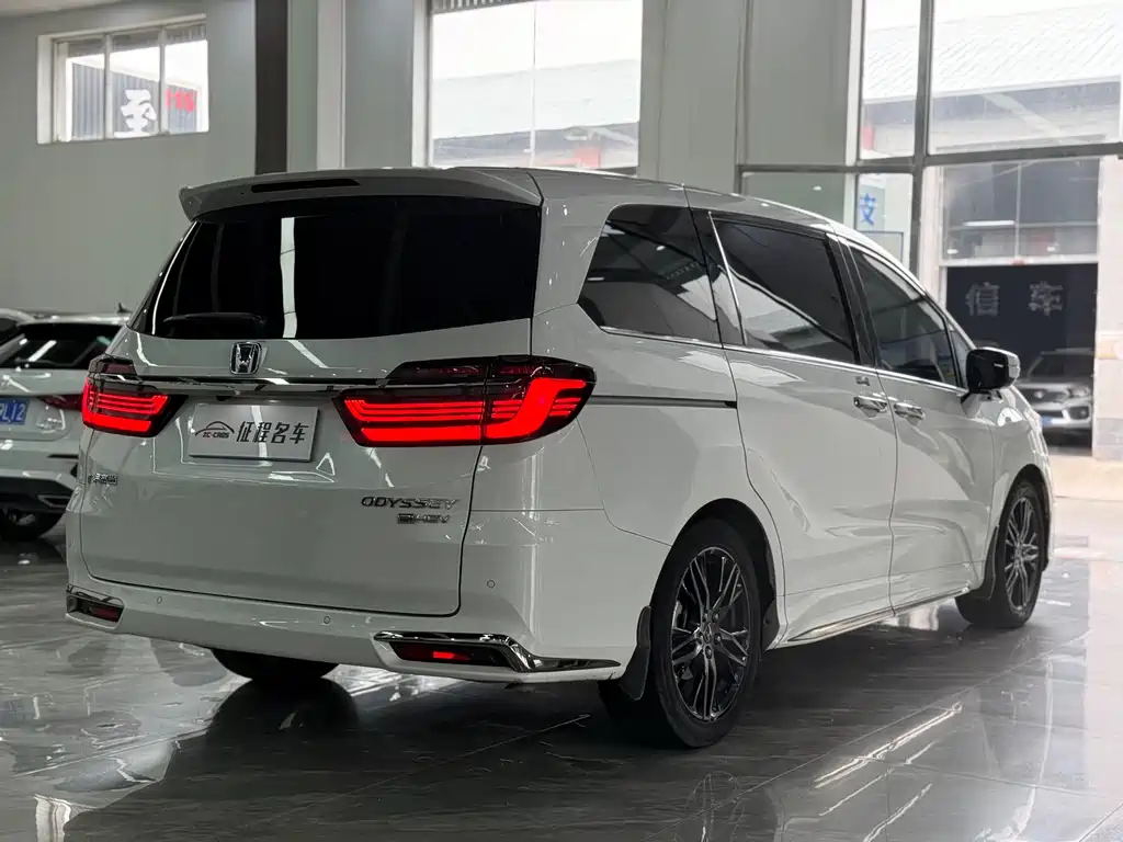 Odyssey 2.0 L e:HEV Sharp· Shine Enjoyment