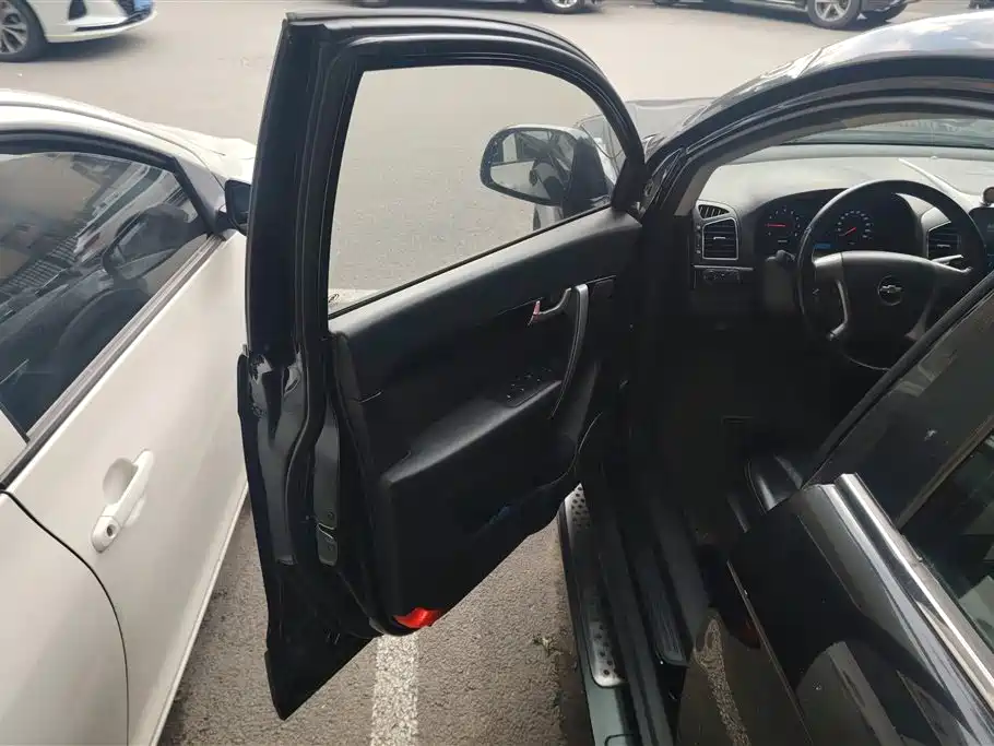 Captiva 2.4 L 4 WD Flagship 7-seat