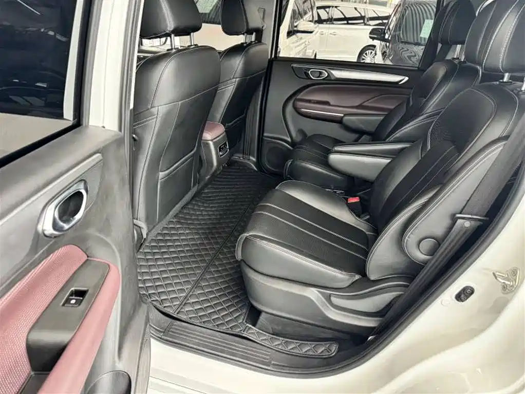 GAC Trumpchi M6 PRO 270 T DCT Luxury