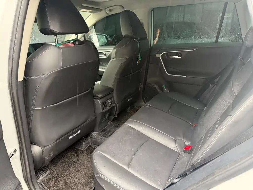 RAV4 Dual Engine 2.5 L E-CVT 4 WD Elite Plus