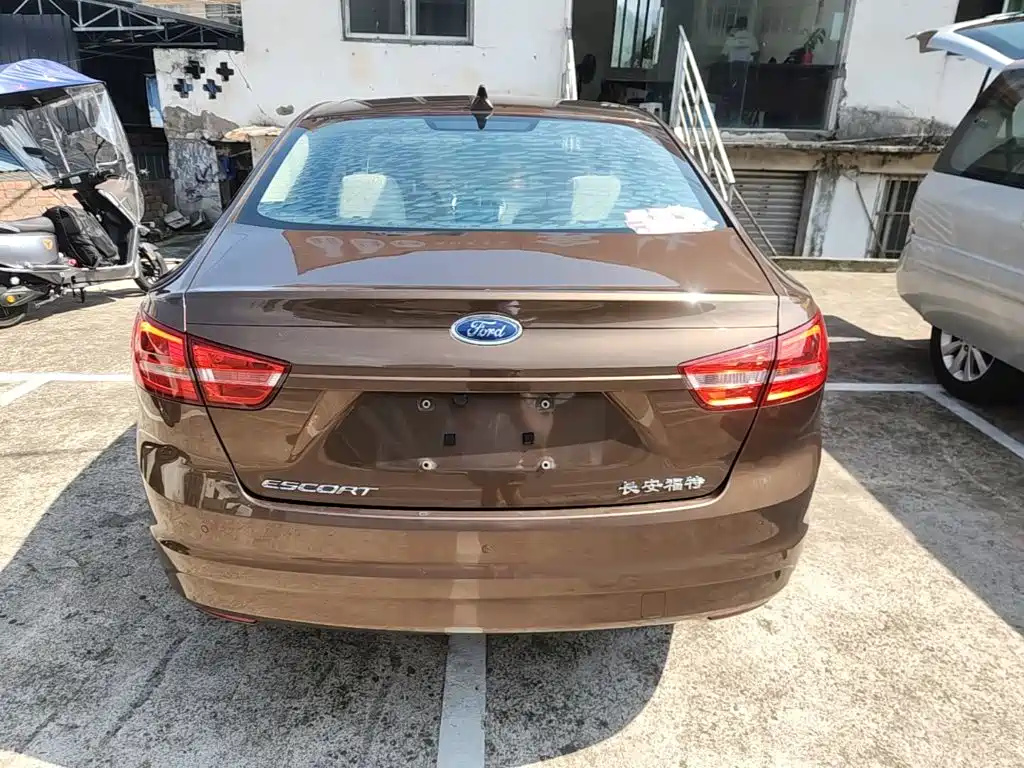 Escort 1.5 L Manual Comfort