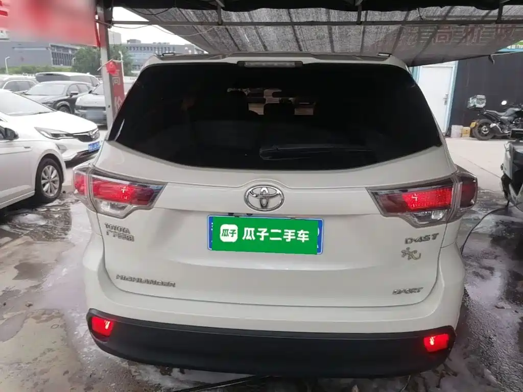 Highlander 2.0 T 2 WD Luxury 7-seat