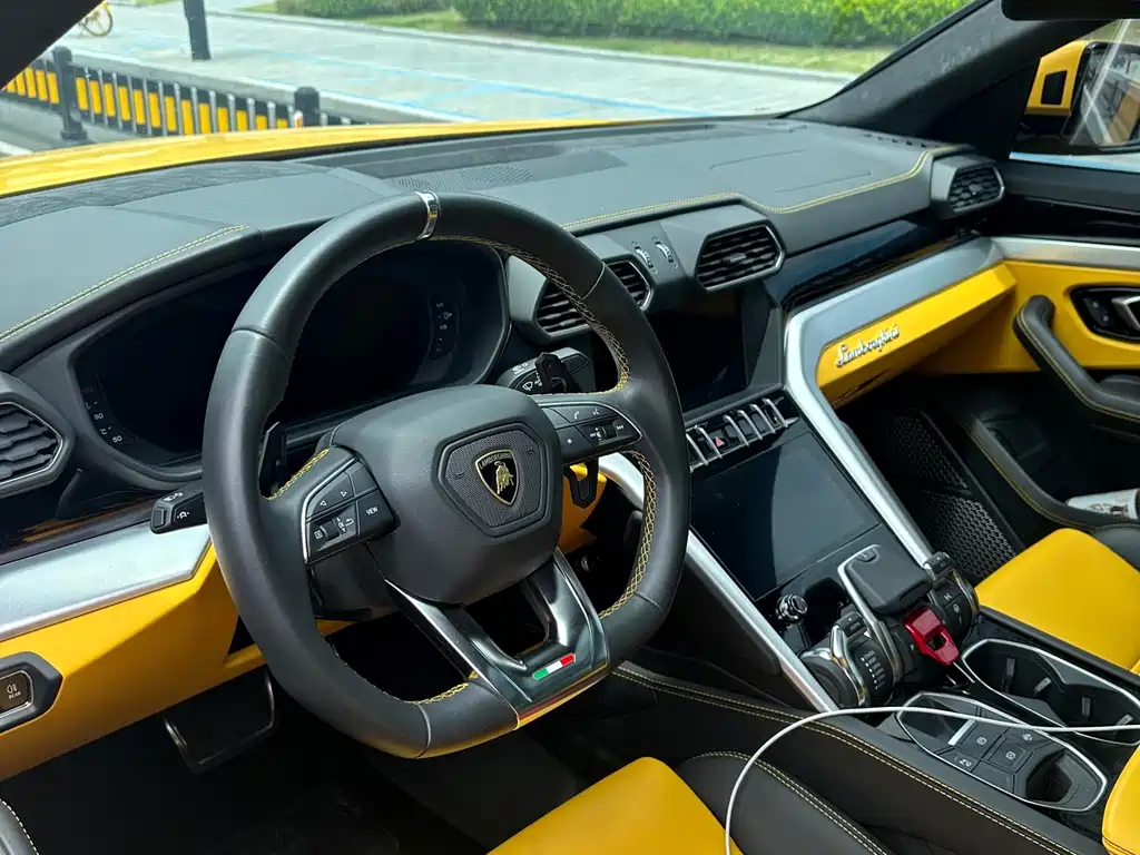 Urus 4.0 T V8